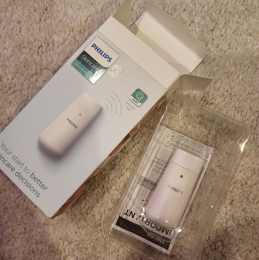 Philips Skincare Analyzer in White